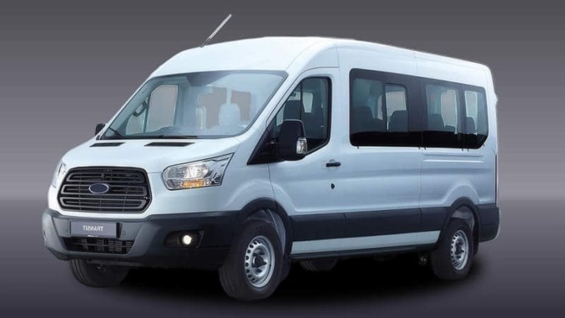 全順·新時代商旅車具備13座位，考慮行李及舒適度，建議8人包車