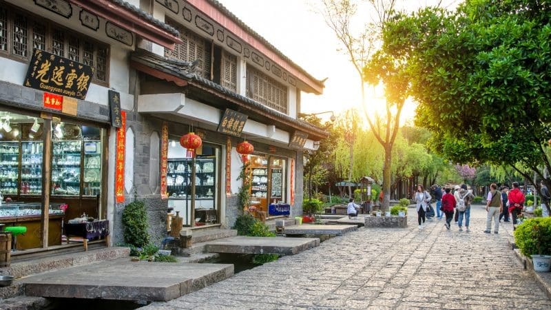 麗江包車旅遊服務，客製化小包團自由行