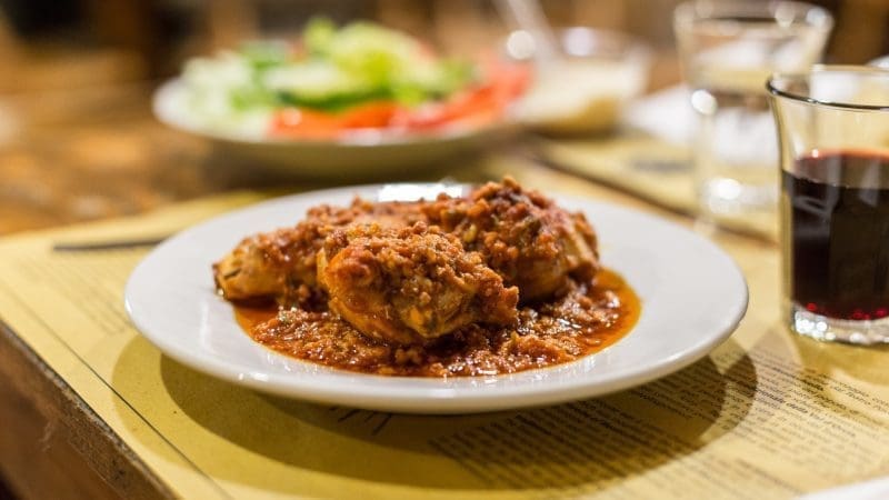 成都人為什麼這麼愛吃兔子?在地導遊帶你一探麻辣兔頭背後的魅力!