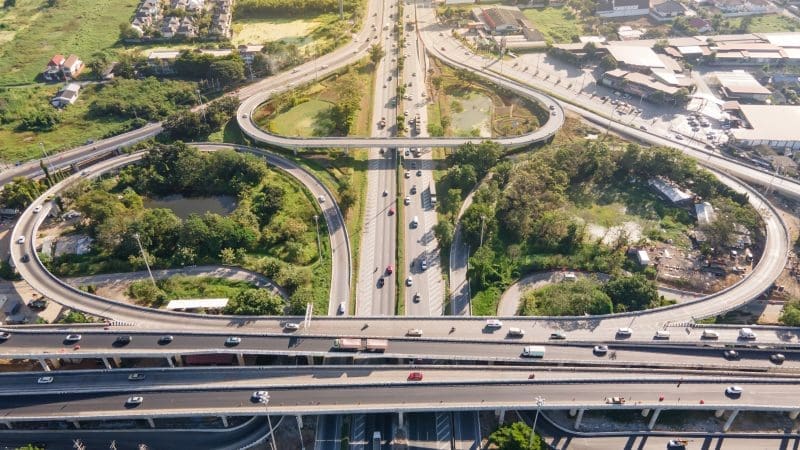 大陸自駕 vs 台灣自駕 差異大解析|交通規則、車道、導航工具完整攻略